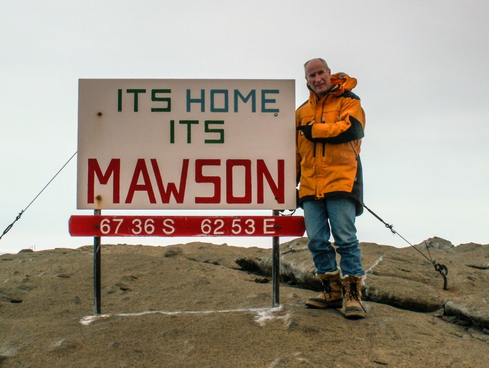 Welcome to Mawson sign © Stevie Davenport